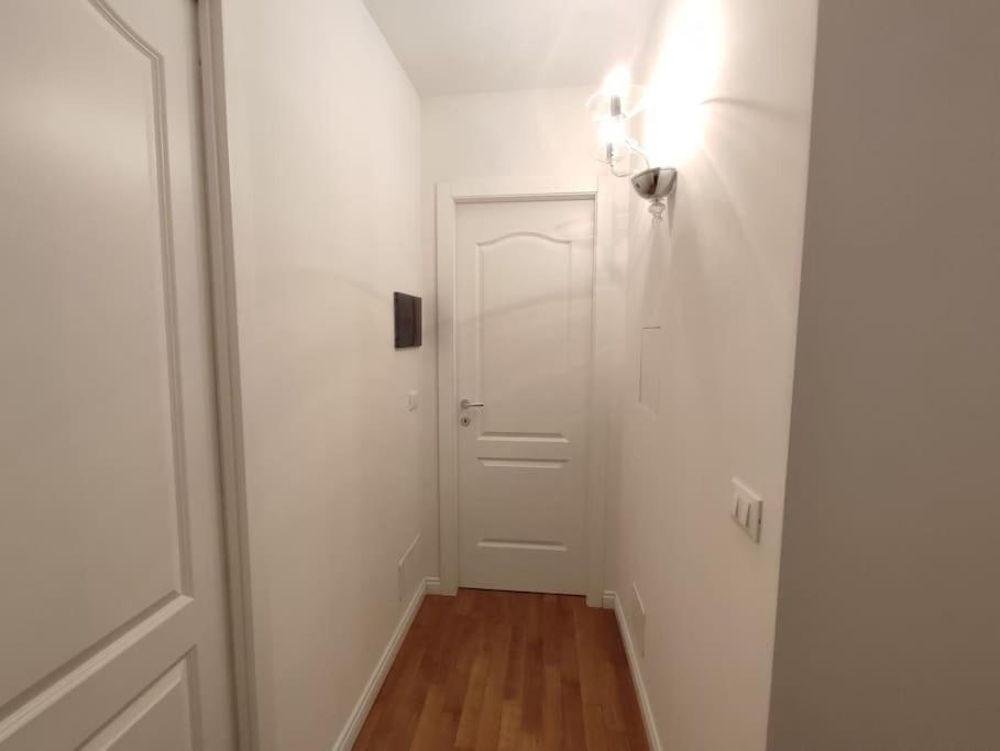 Casa Renova, Intero Appartamento, 2 Camere, Max 4 Ospiti, Trieste Zona Storica Ngoại thất bức ảnh