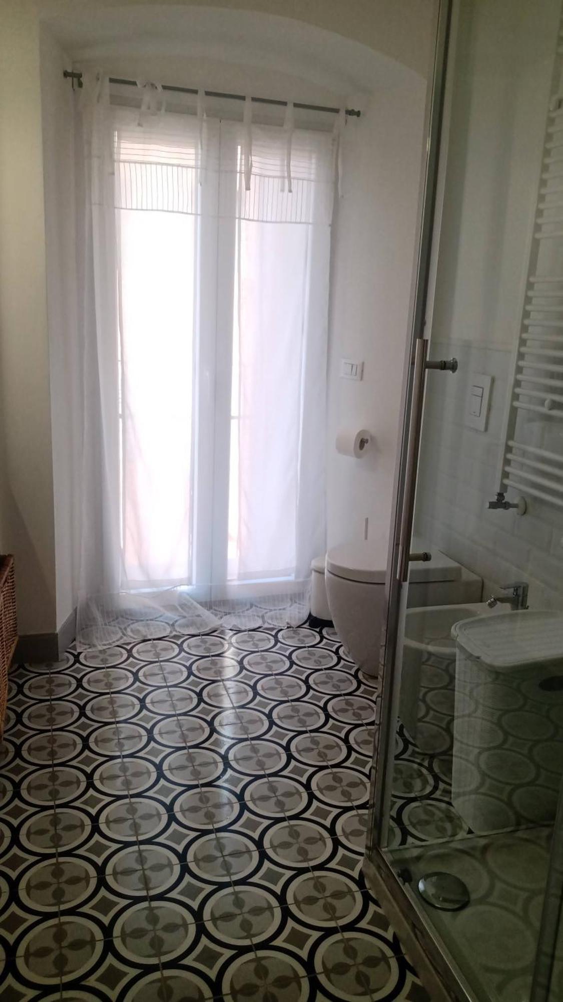 Casa Renova, Intero Appartamento, 2 Camere, Max 4 Ospiti, Trieste Zona Storica Ngoại thất bức ảnh