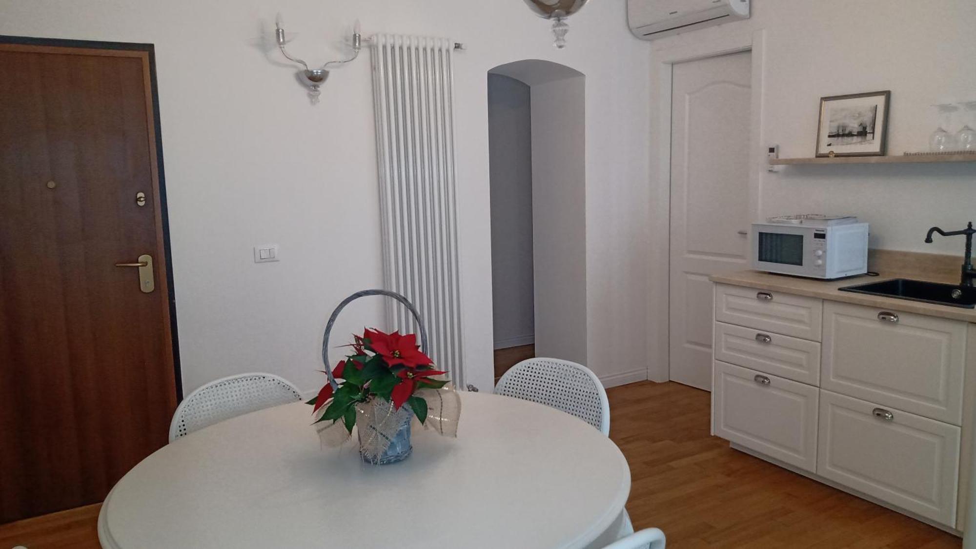 Casa Renova, Intero Appartamento, 2 Camere, Max 4 Ospiti, Trieste Zona Storica Ngoại thất bức ảnh