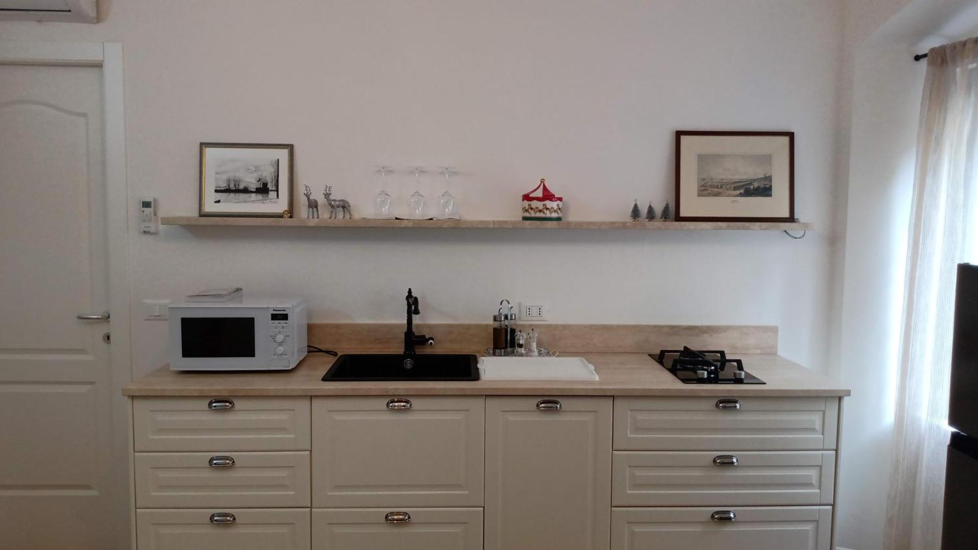 Casa Renova, Intero Appartamento, 2 Camere, Max 4 Ospiti, Trieste Zona Storica Ngoại thất bức ảnh